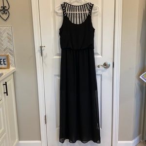 Socialite black maxi dress